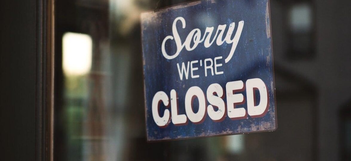 ограничения на новогодние праздники _ресторан закрыт _tim mossholder C8jNJslQM3A unsplash