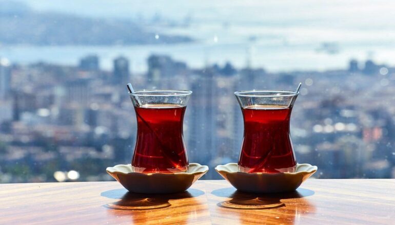 Авиабилеты Казань - Стамбул two cups armudas traditional turkish tea