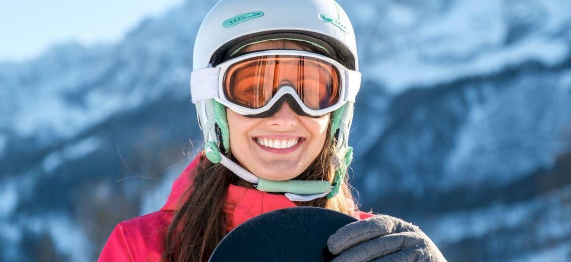 gornolyzhnye tury na krasnuyu polyanu v fevrale portrait sportswoman snowboard