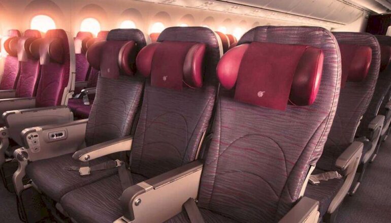 qatar airways vozobnovlyaet reysy h1 b787 economy seat row