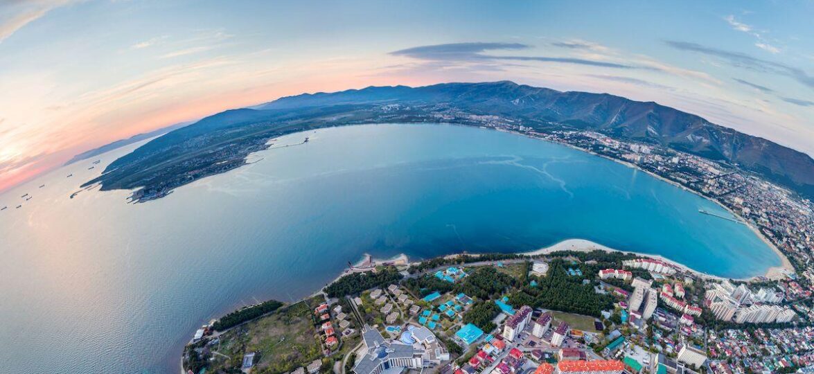 На Черное море в мае 2021 Геленджик_bird s eye view gelendzhik