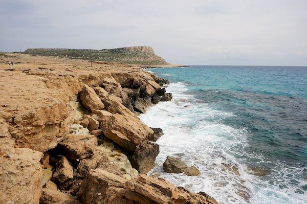 въезд на Кипр 2021_Big stones on the shore during daytime in Cyprus