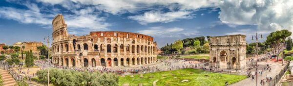 Италия откроет границы _Panoramic view of Colosseum and Arch of Constantine, Rome, Italy