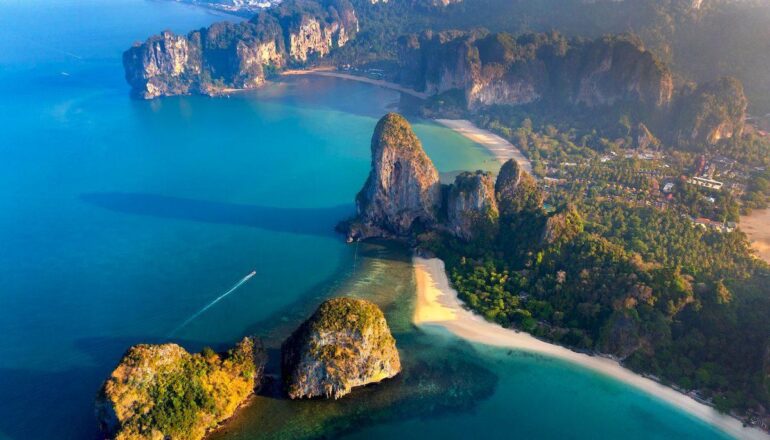Otkrytie Tailanda 2021 beach krabi thailand e1625732817675