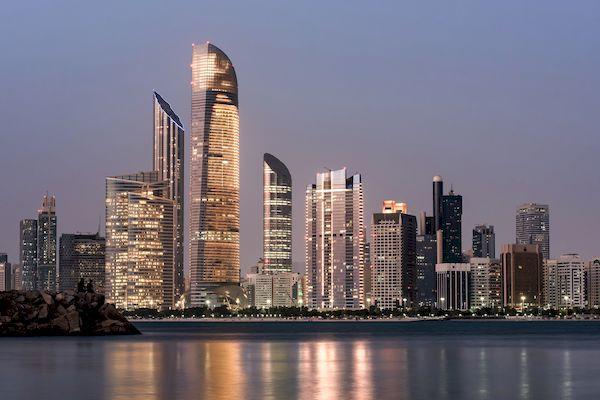 въезд в Абу-Даби без карантина abu dhabi seascape with skyscrapers
