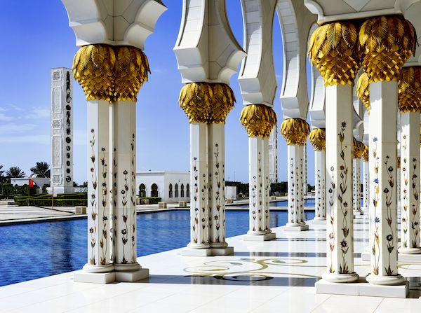 въезд в Абу-Даби без карантина _abu dhabi sheikh zayed white mosque