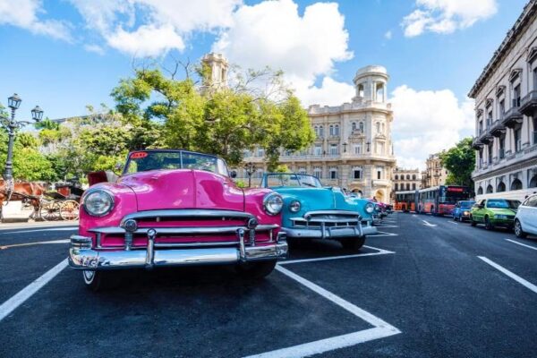 въезд на Кубу для россиян в 2022 году. Гавана, Куба _retro cars