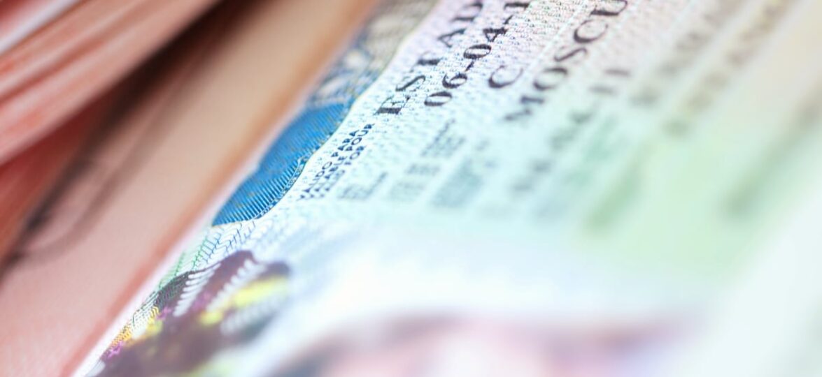passports witn schengen visa 3